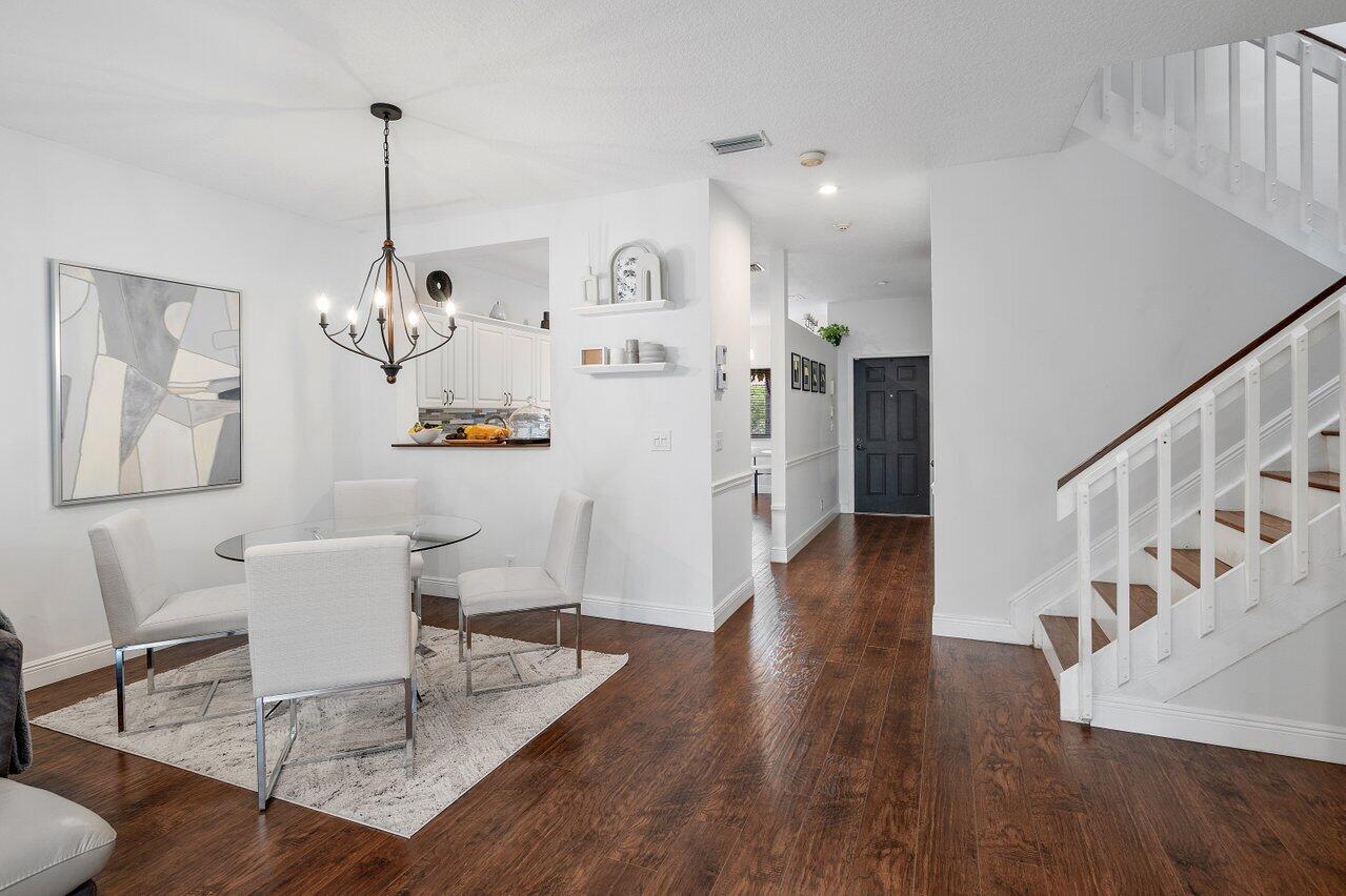 6823 Via Regina Unit: 0