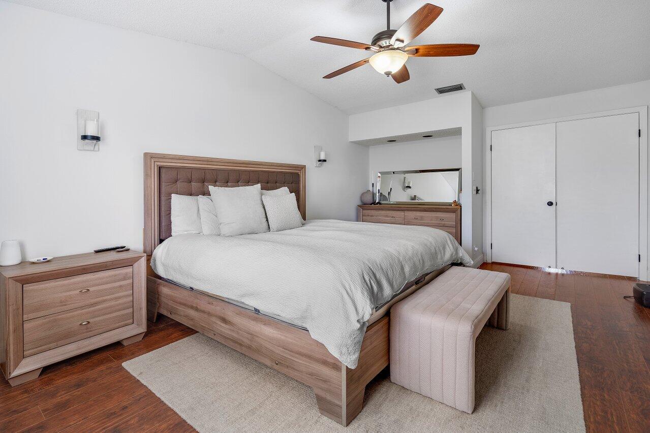 6823 Via Regina Unit: 0