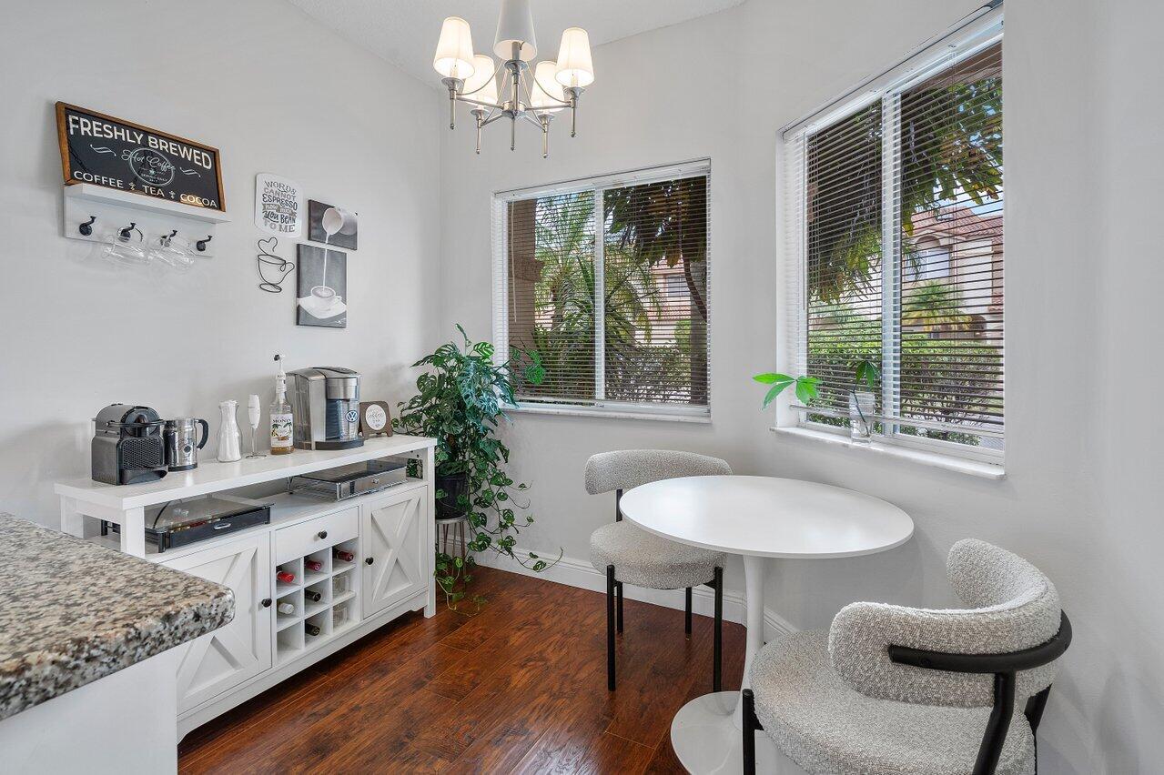 6823 Via Regina Unit: 0