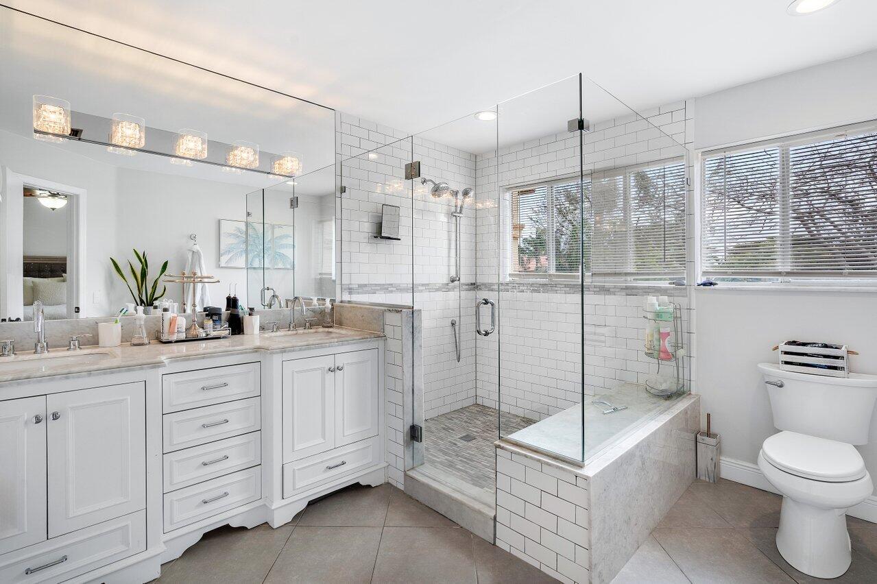 6823 Via Regina Unit: 0