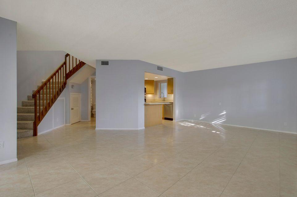 238 Seabreeze Circle