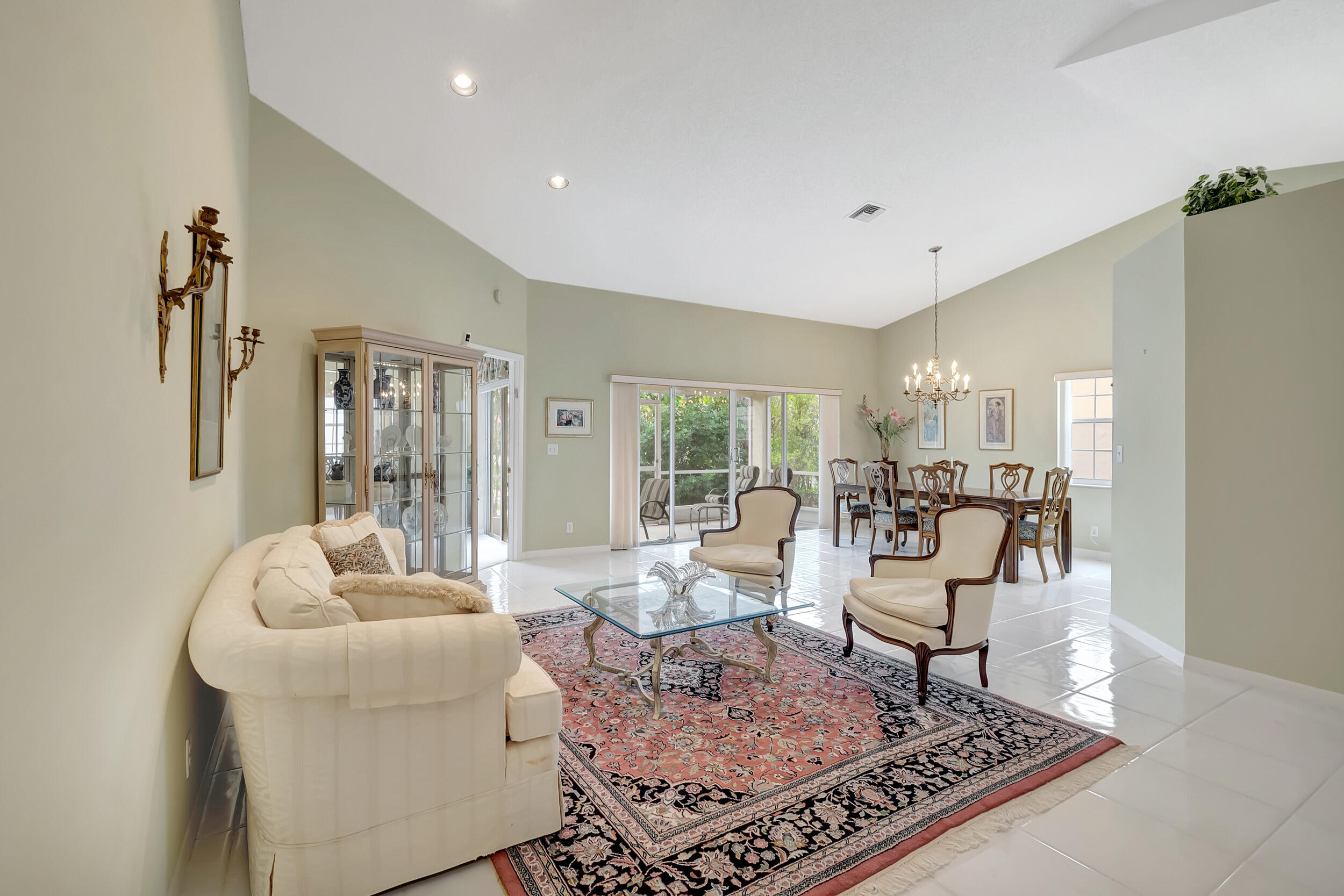 14418 Via Royale Unit: 1