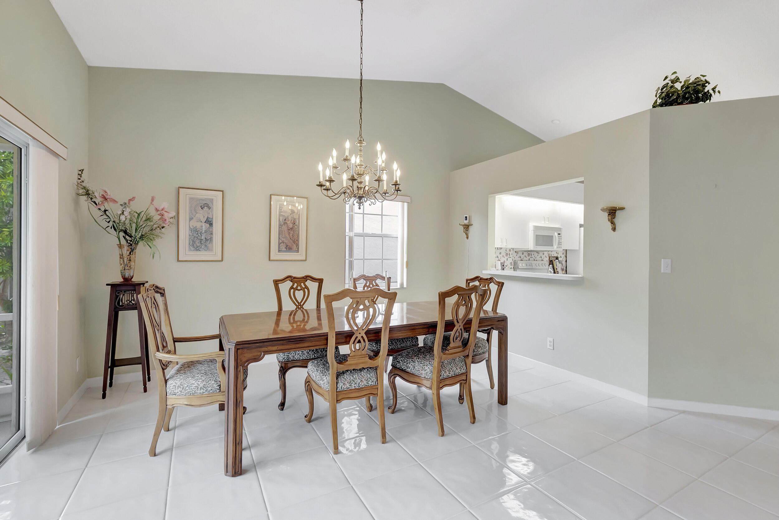 14418 Via Royale Unit: 1