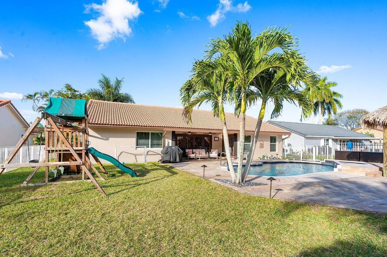 21267 Hazelwood Lane