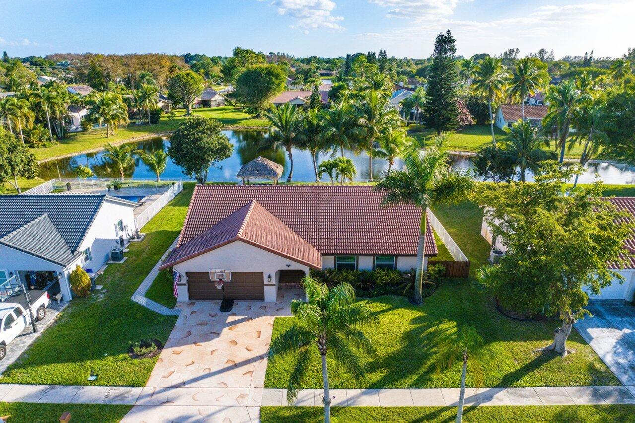 21267 Hazelwood Lane