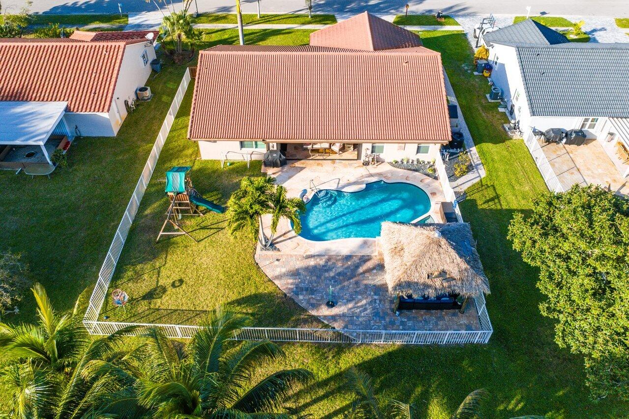 21267 Hazelwood Lane