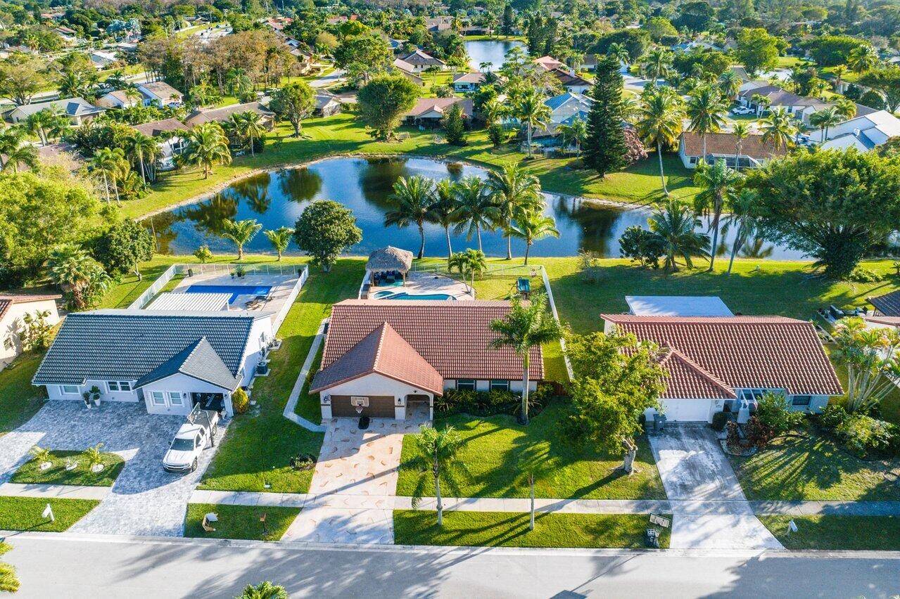21267 Hazelwood Lane