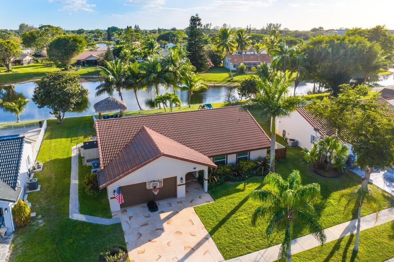 21267 Hazelwood Lane