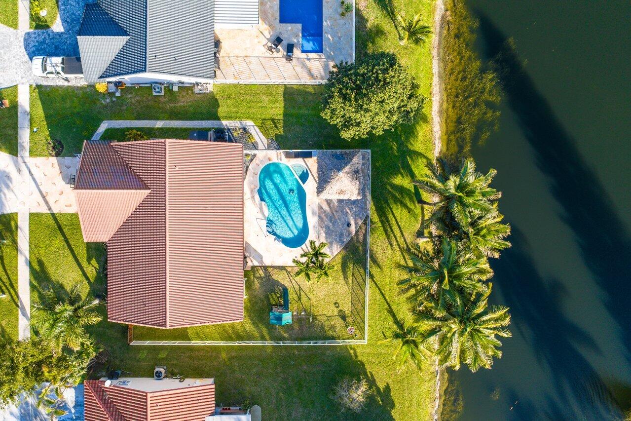 21267 Hazelwood Lane