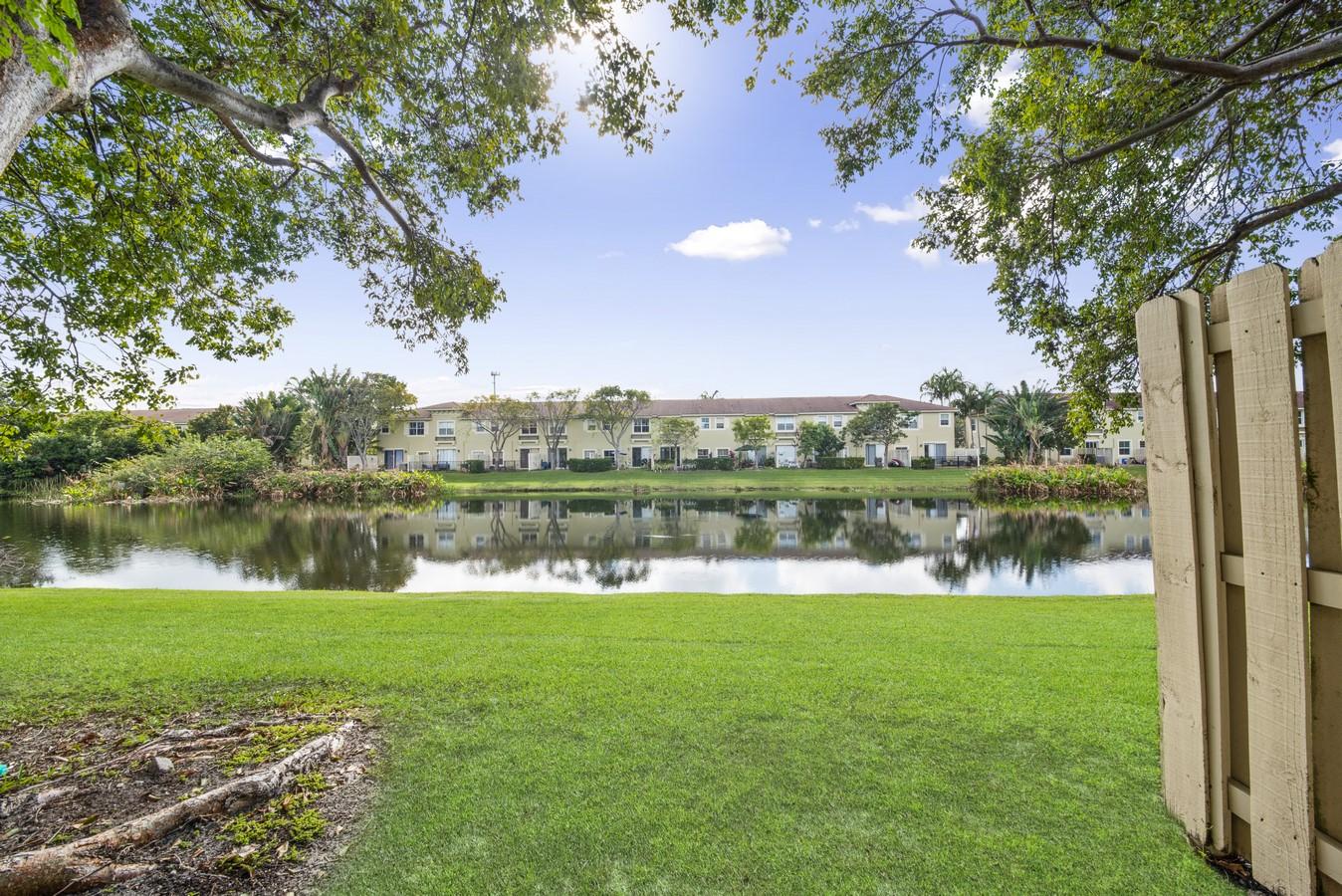 152 Lake Monterey Circle