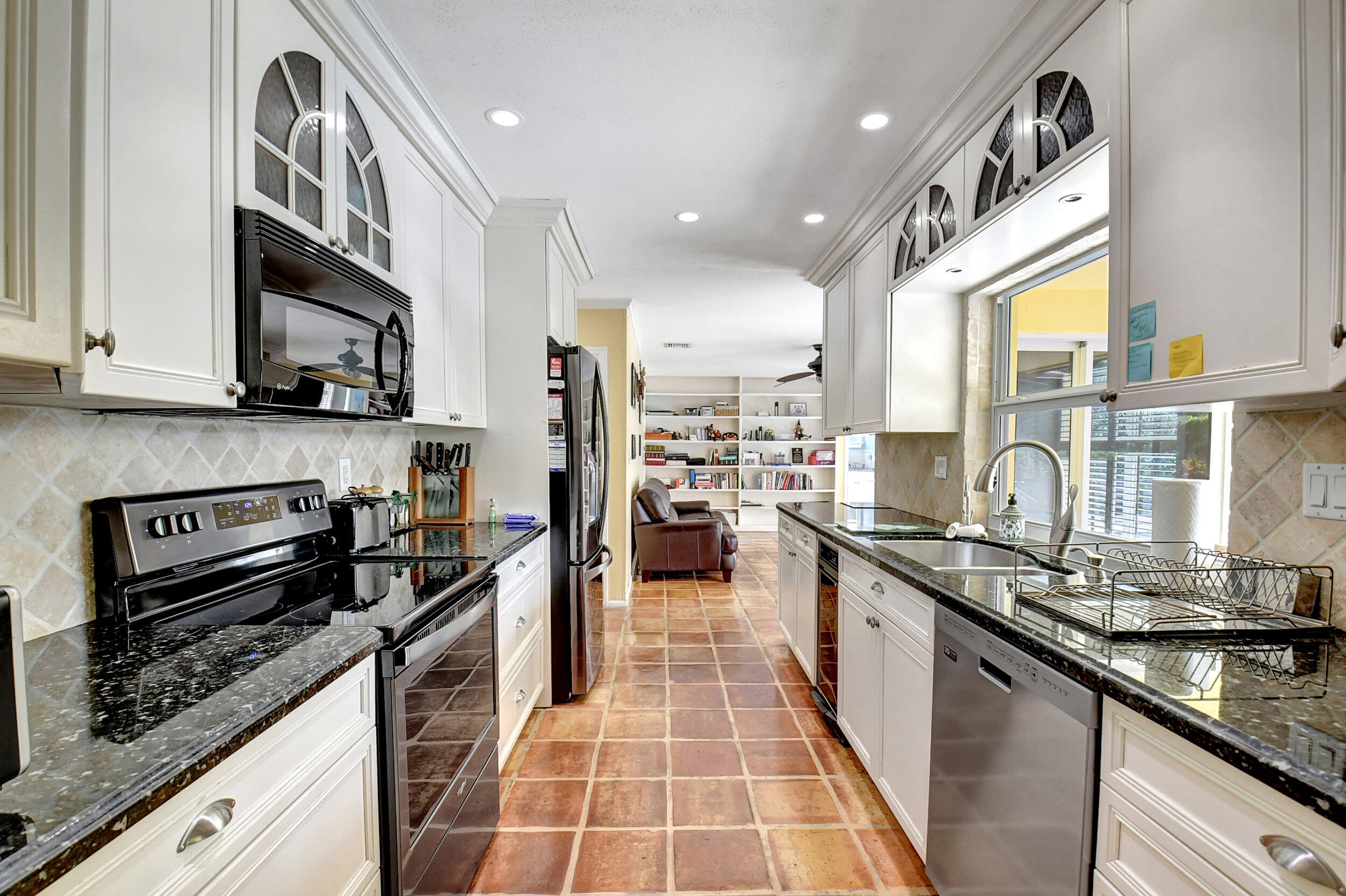 816 Appleby Street