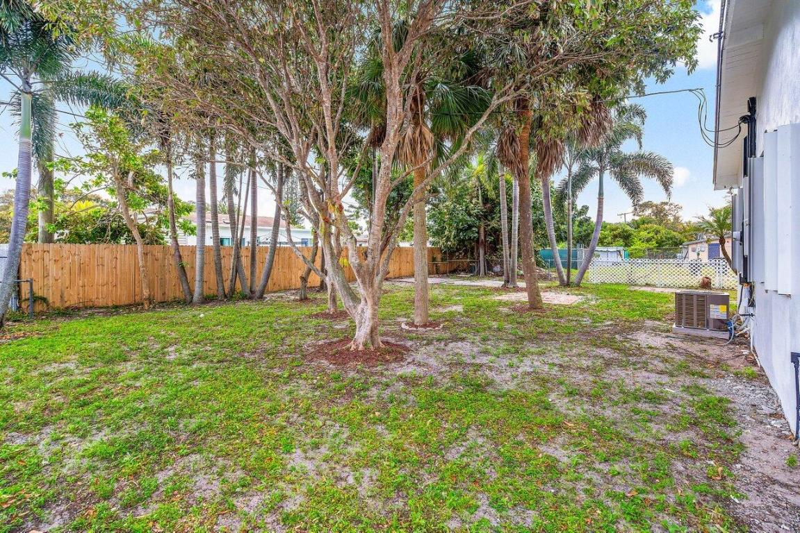 124 SW 8th Court, Delray Beach