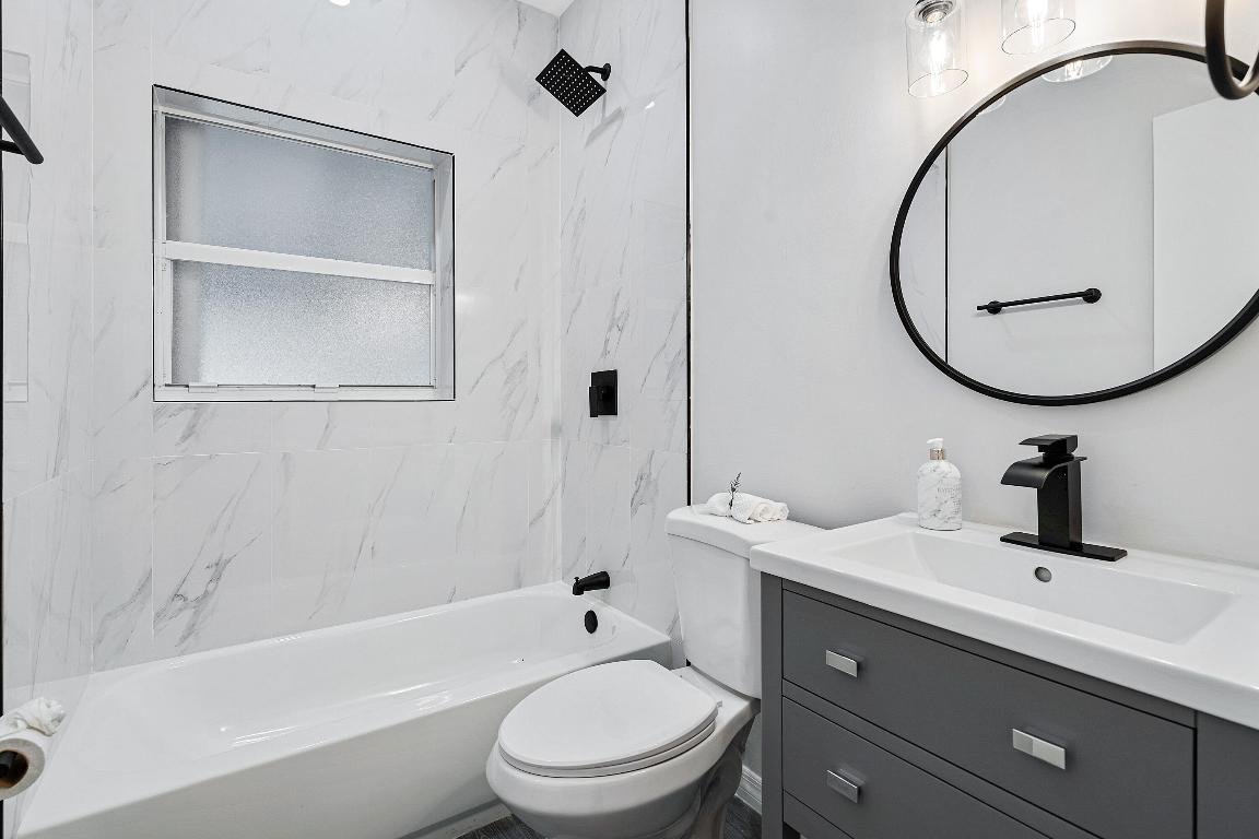 124 SW 8th Court, Delray Beach