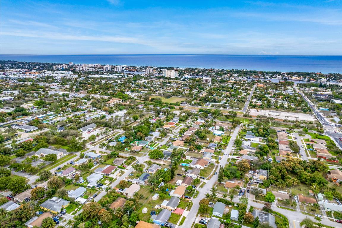 124 SW 8th Court, Delray Beach