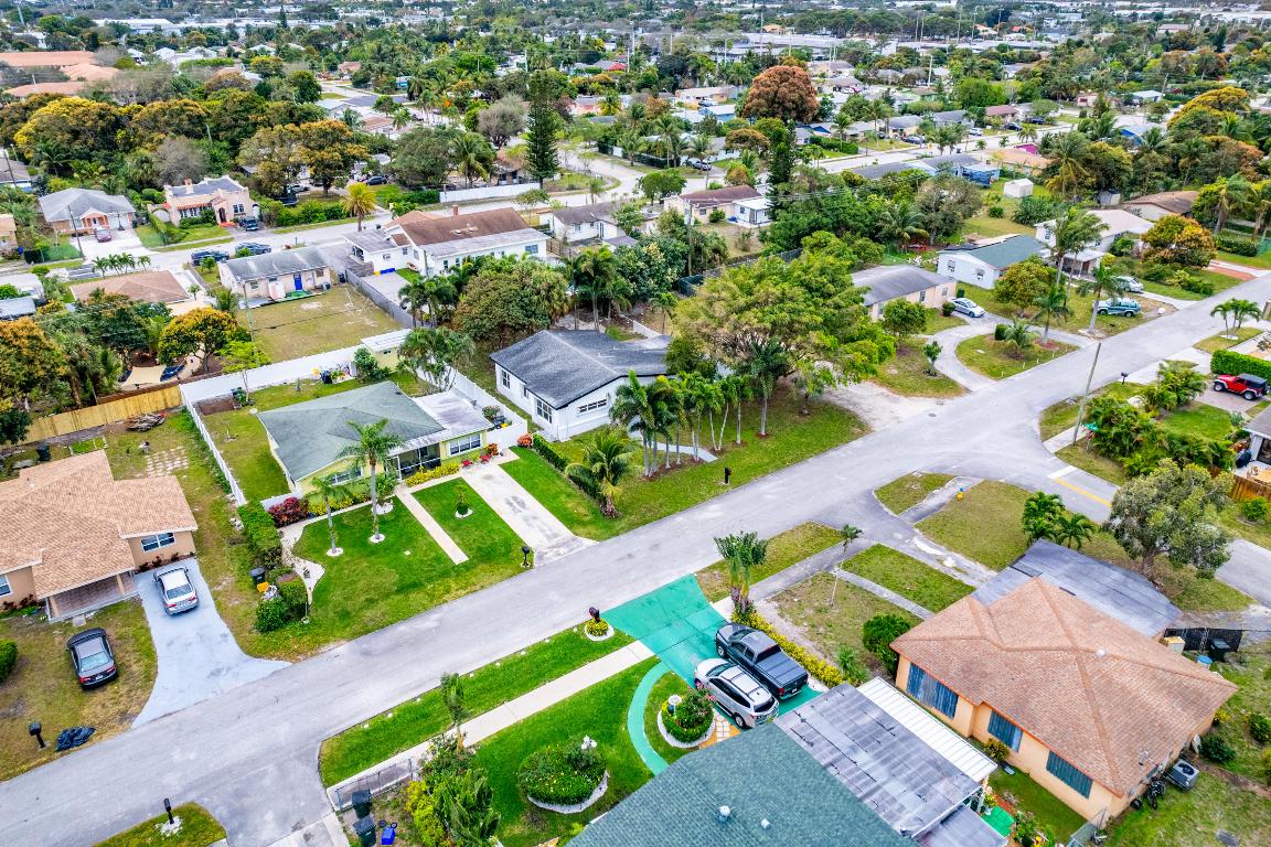 124 SW 8th Court, Delray Beach