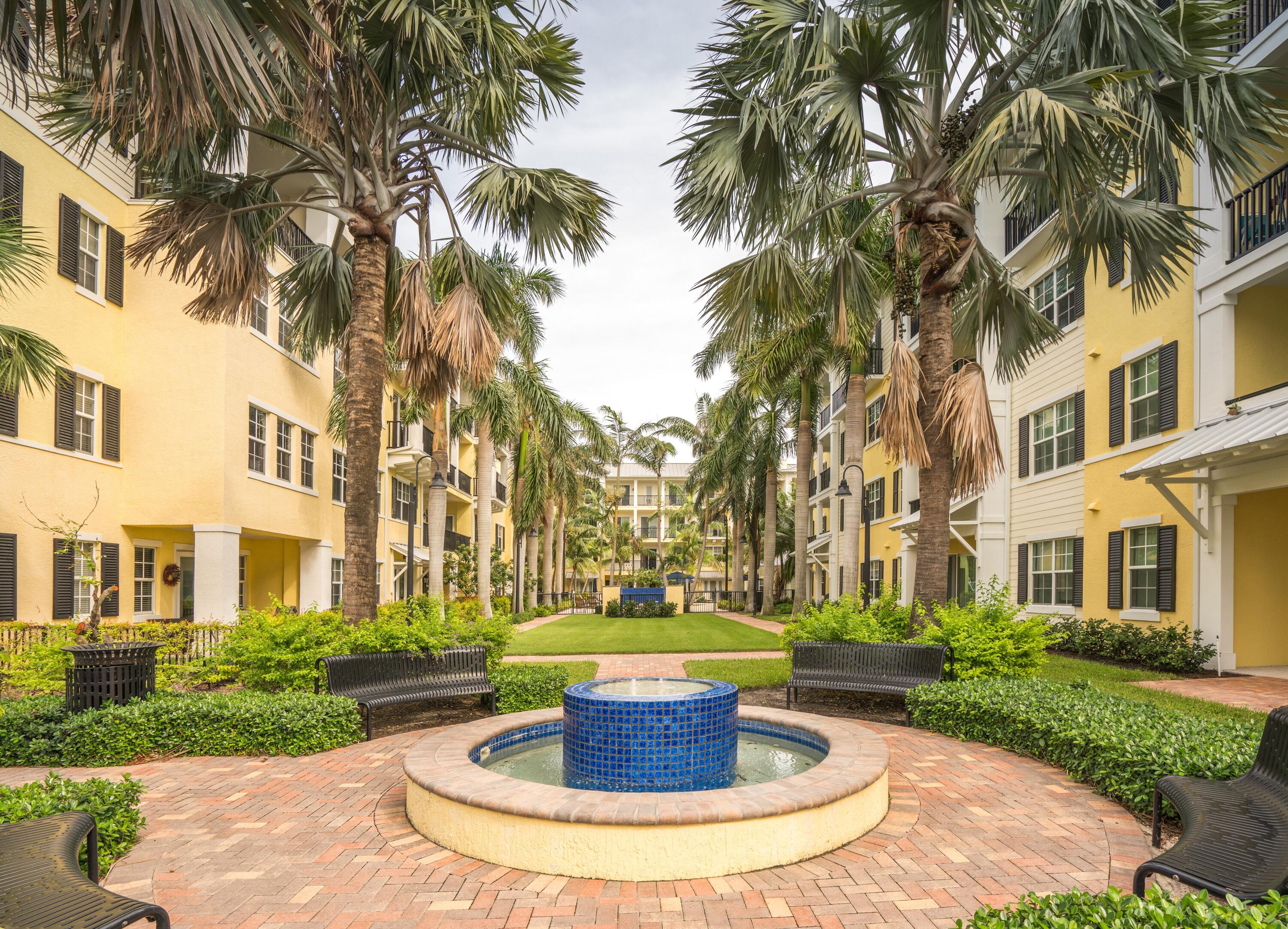 225 S Latitude Circle Unit: 201