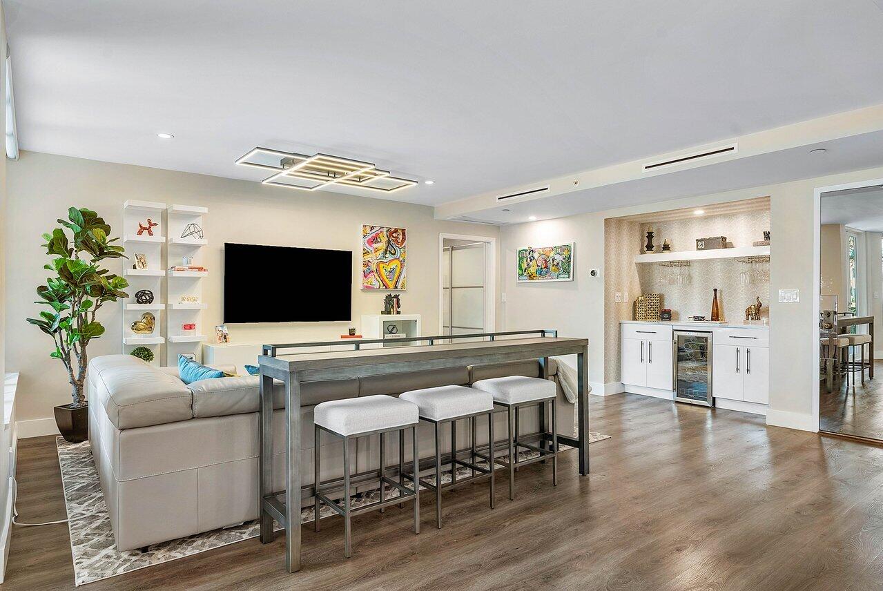 140 SE 5th Avenue Unit: 243