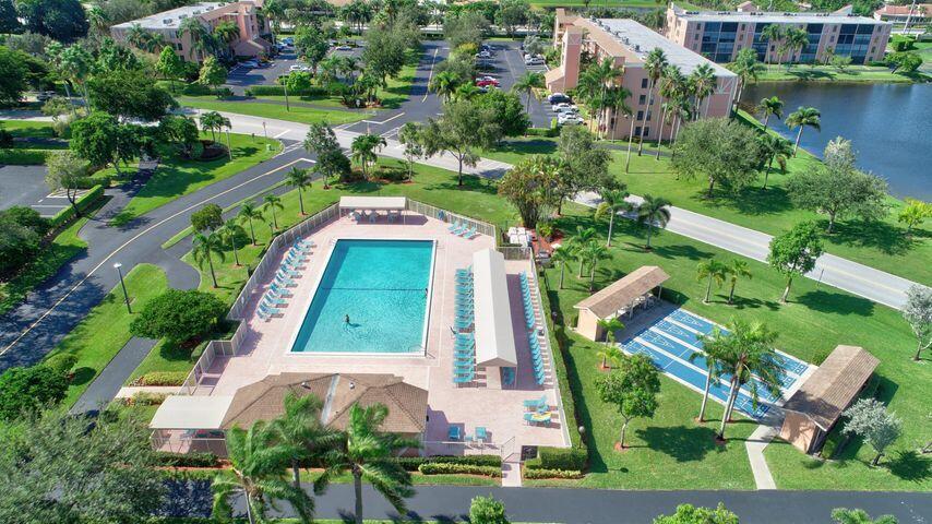 7290 Kinghurst Drive 802, Delray Beach Unit: 802