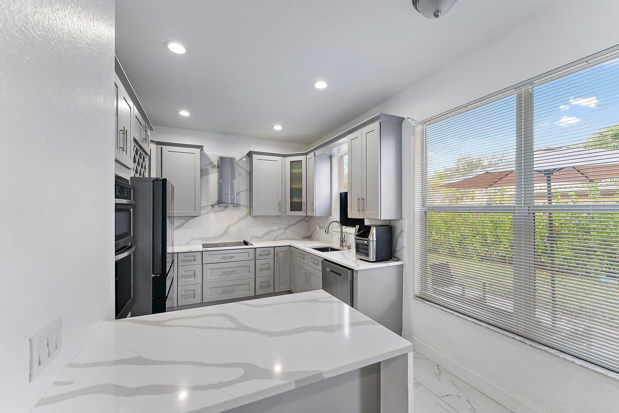 11467 Silk Carnation Way