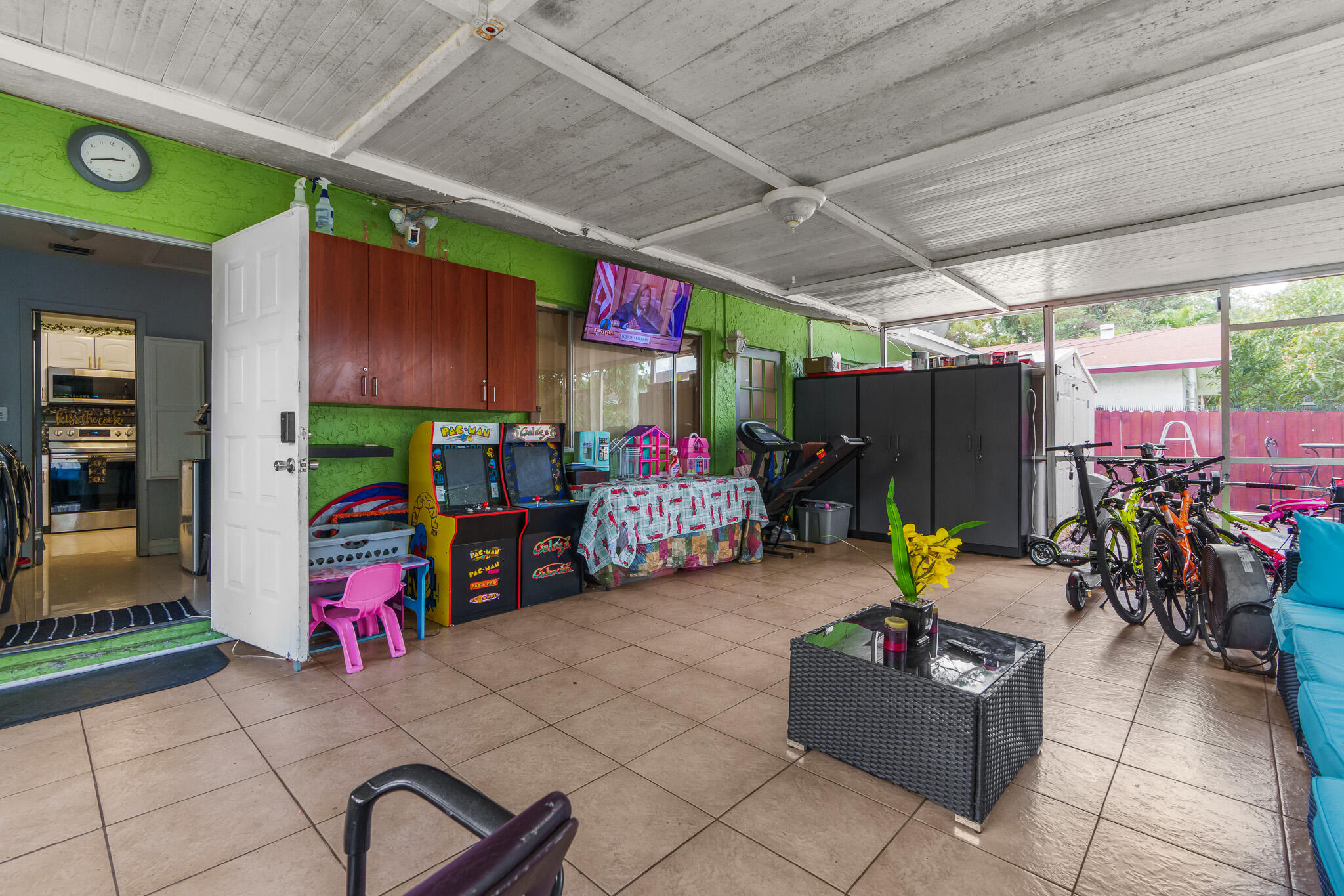 2839 NW 9th Court