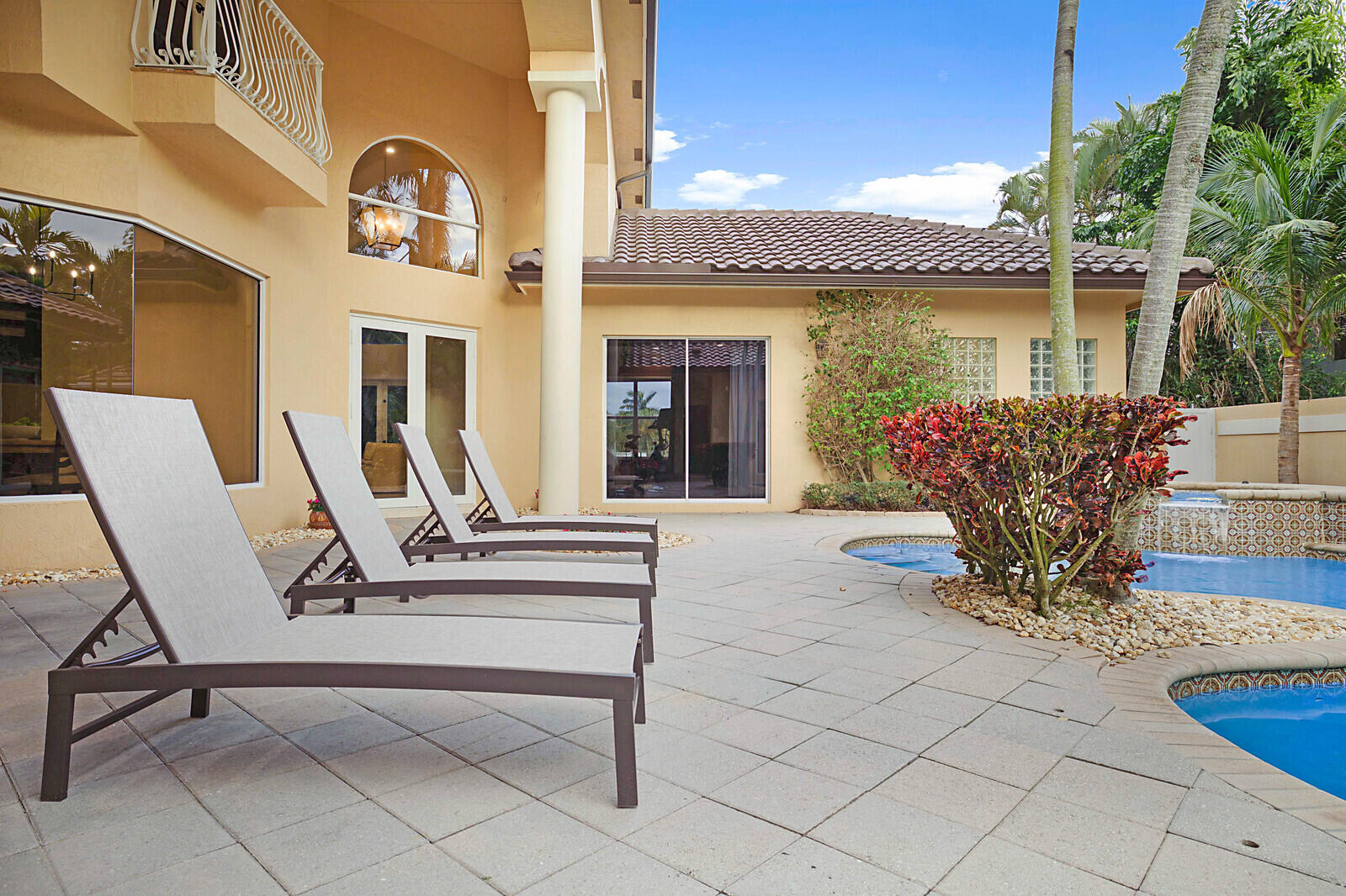 6274 NW 32nd Terrace