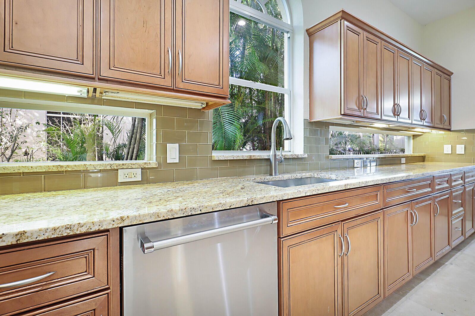 6274 NW 32nd Terrace