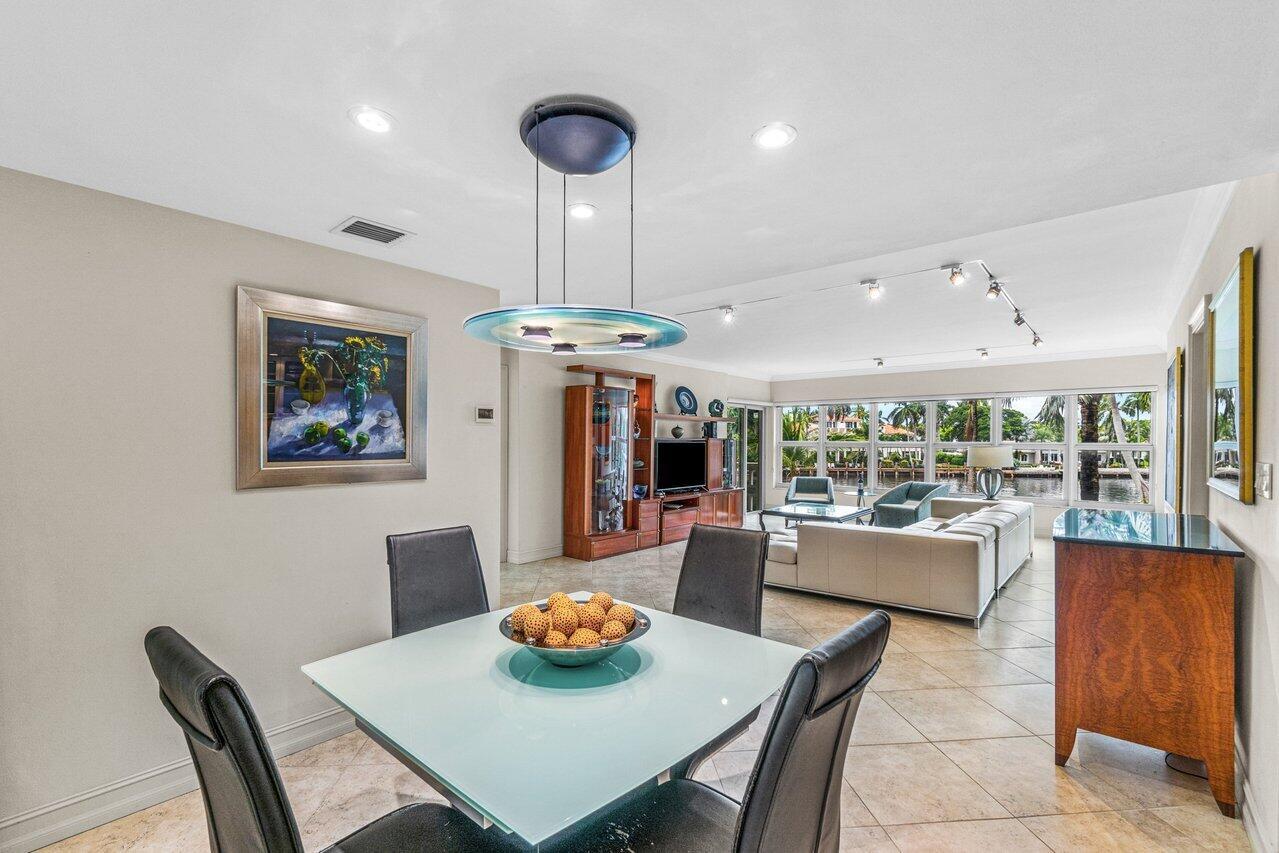 1000 Lowry Street 2b