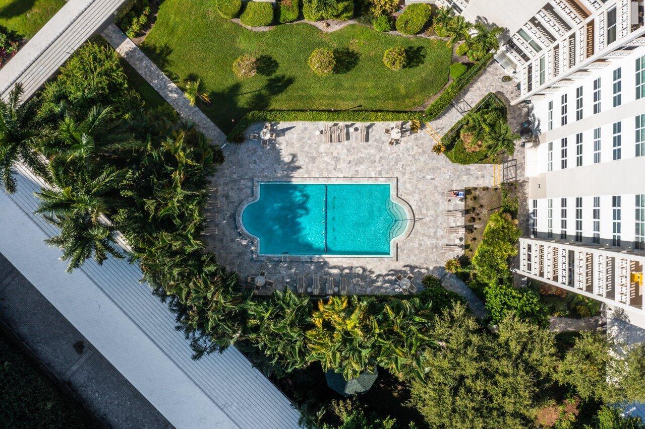 1000 Lowry Street 2b