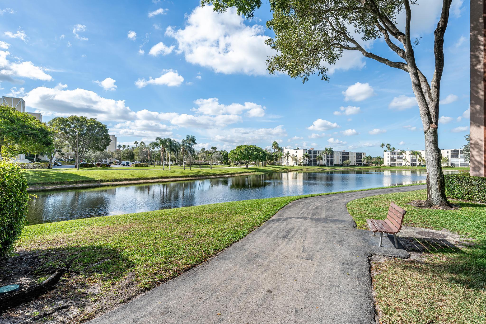 7320 Amberly Lane 102, Delray Beach Unit: 102