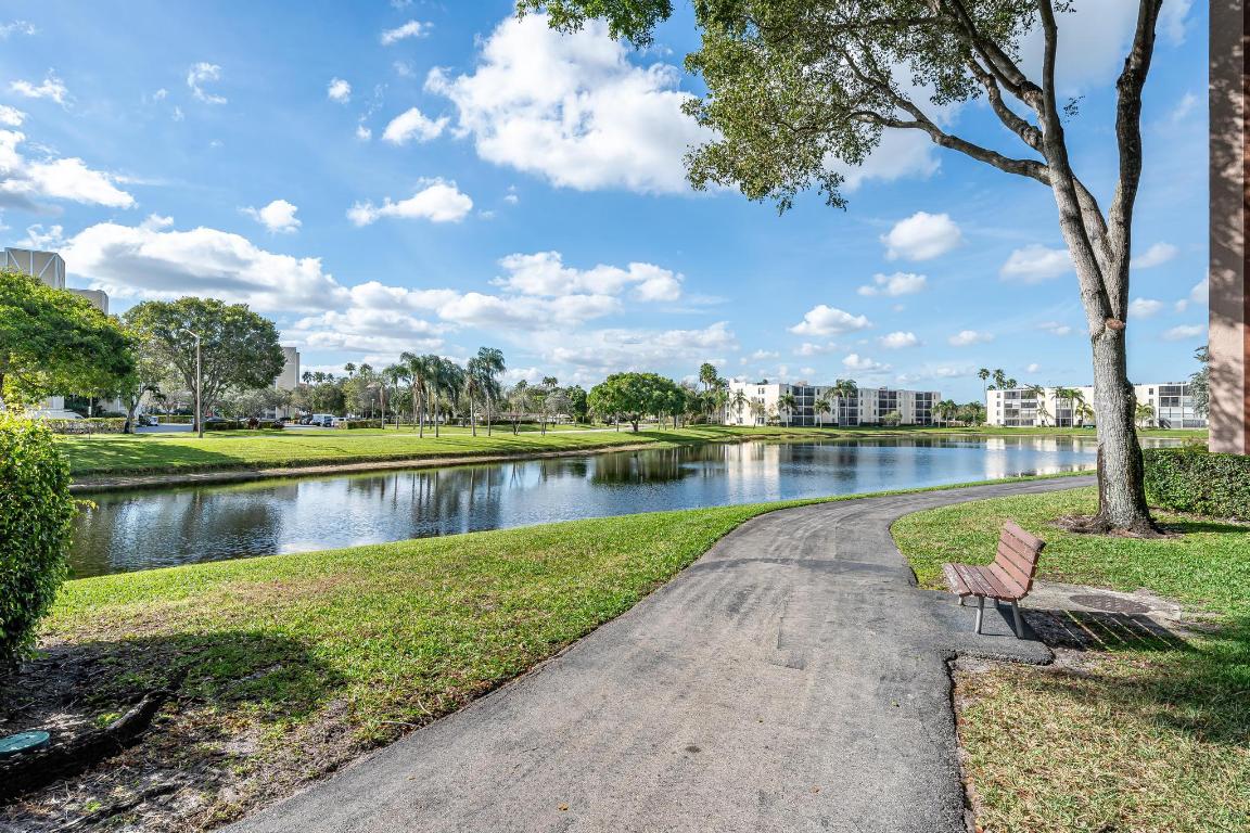 7320 Amberly Lane 102, Delray Beach Unit: 102