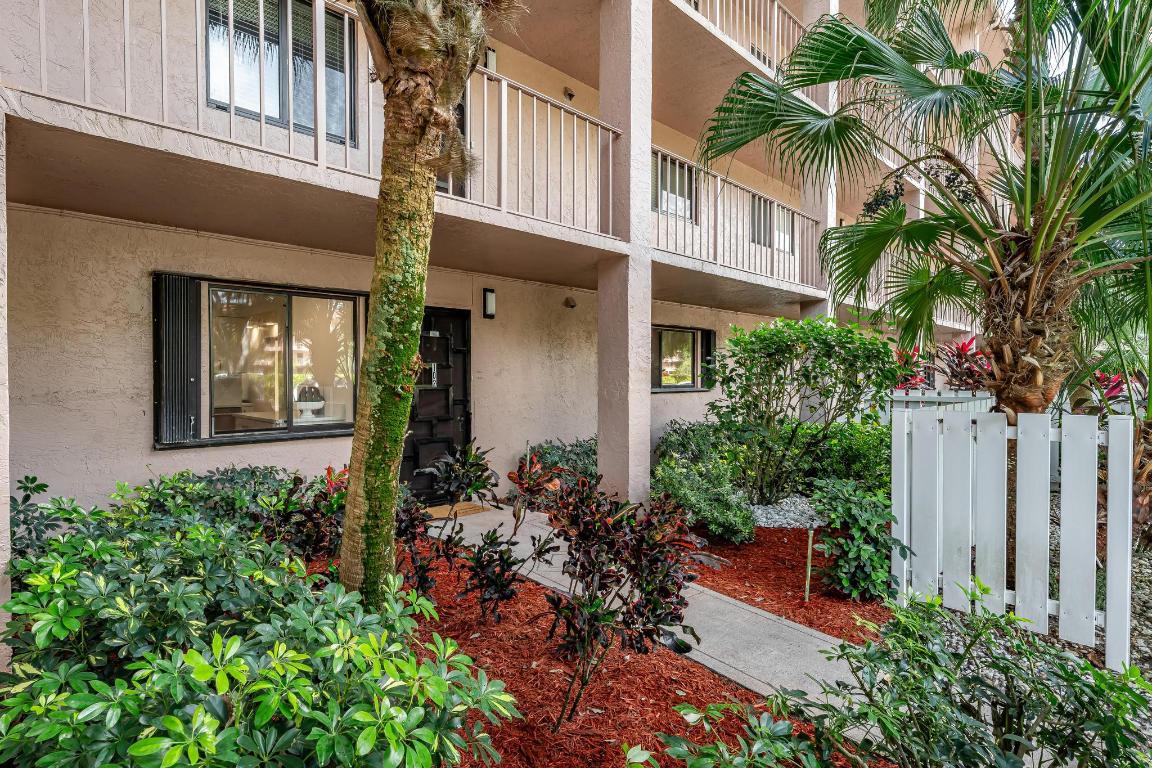 7320 Amberly Lane 102, Delray Beach Unit: 102
