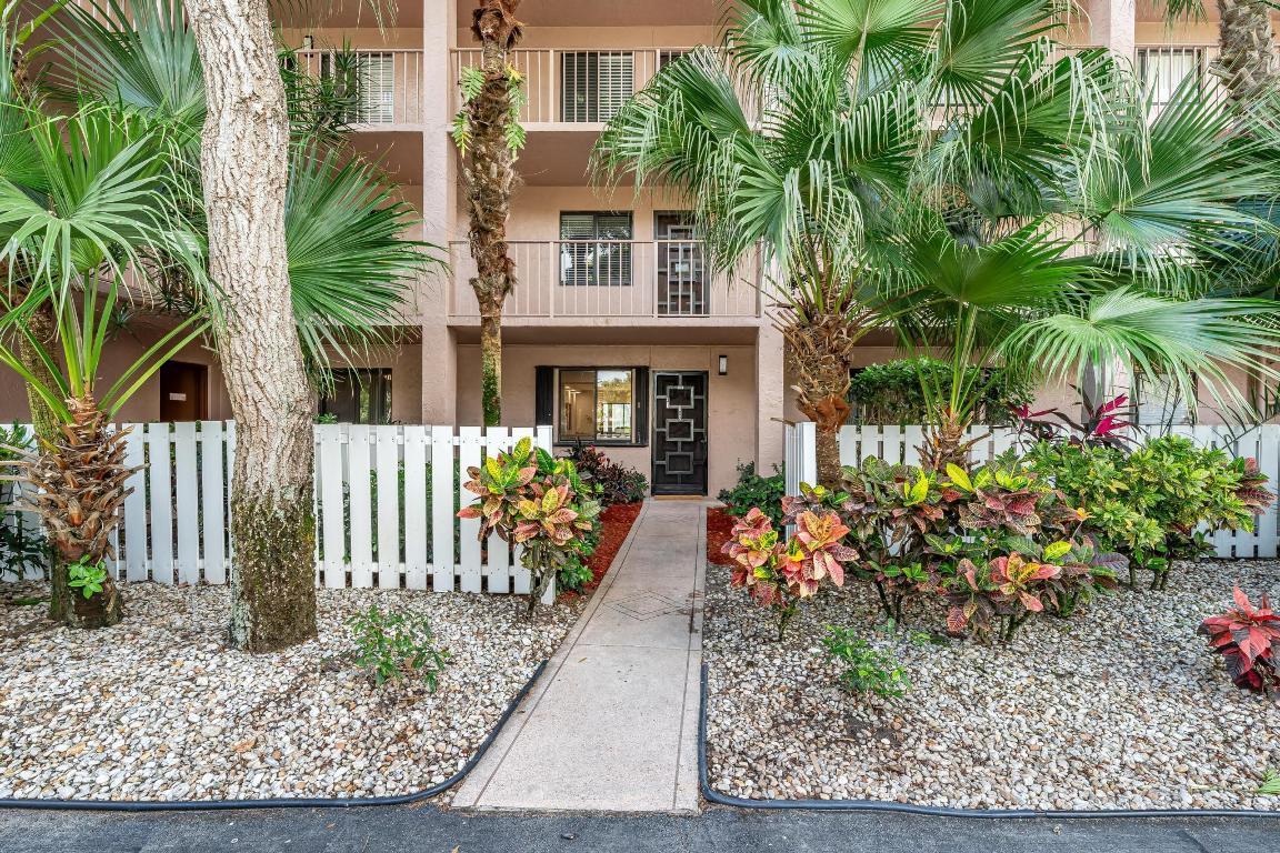 7320 Amberly Lane 102, Delray Beach Unit: 102