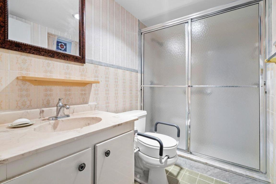 1024 NW 13th Street 127b