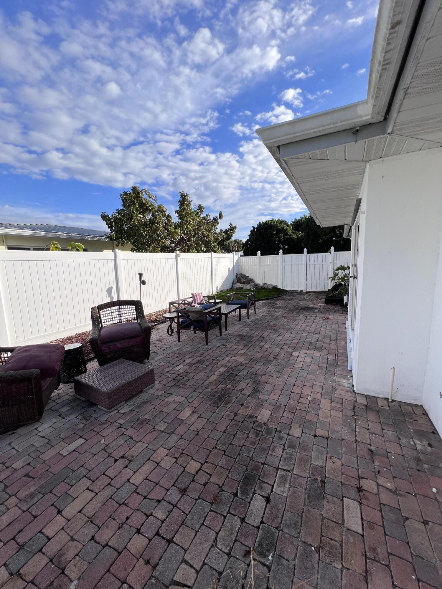 1241 SE 10 Street, Deerfield Beach