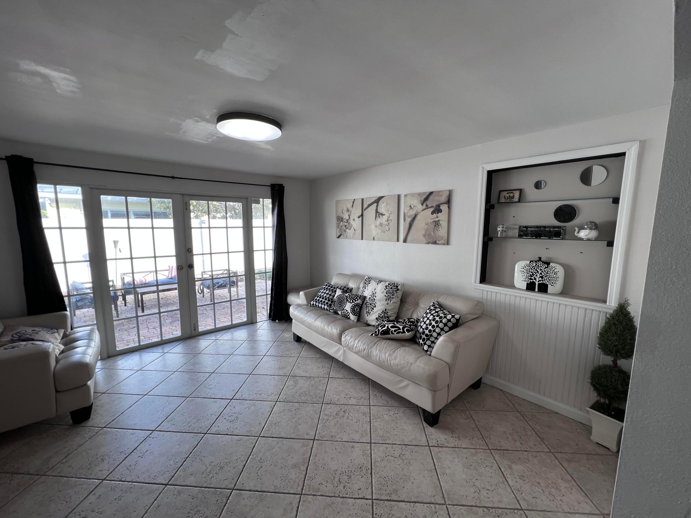 1241 SE 10 Street, Deerfield Beach