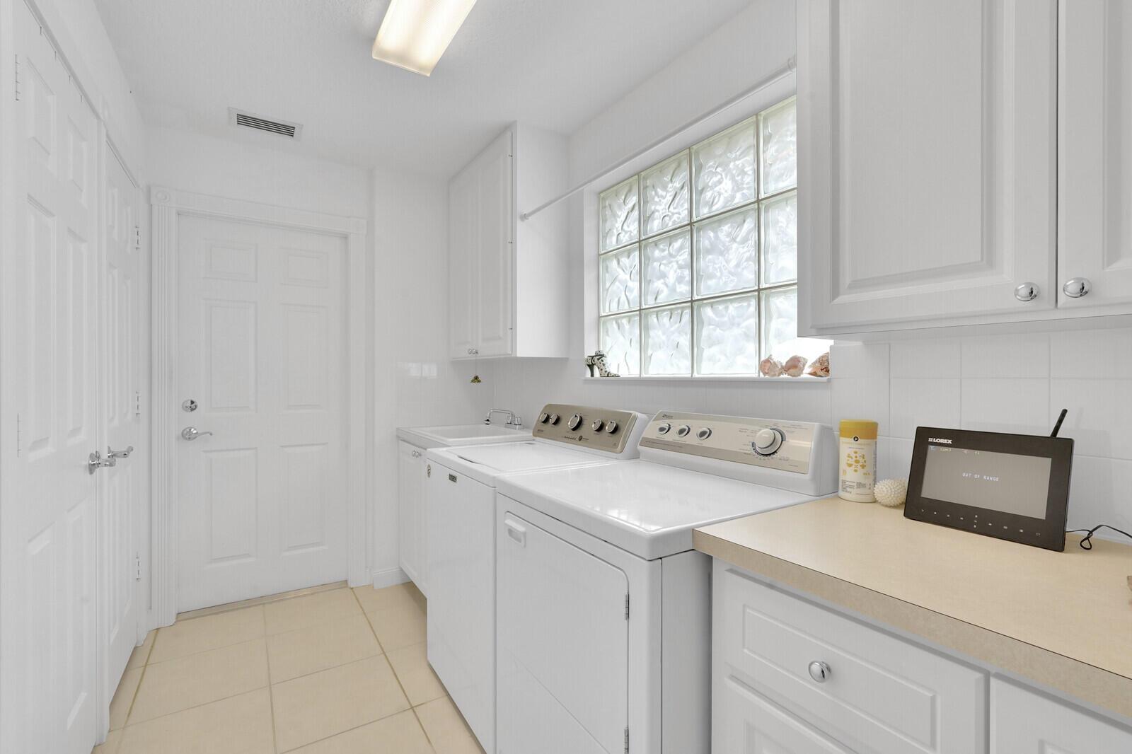 5041 Magnolia Bay Circle