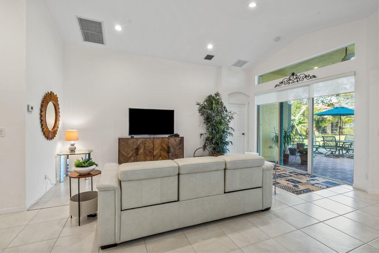 6586 Via Dante, Lake Worth