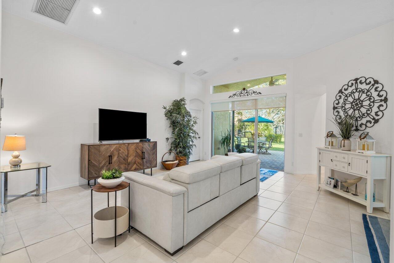 6586 Via Dante, Lake Worth