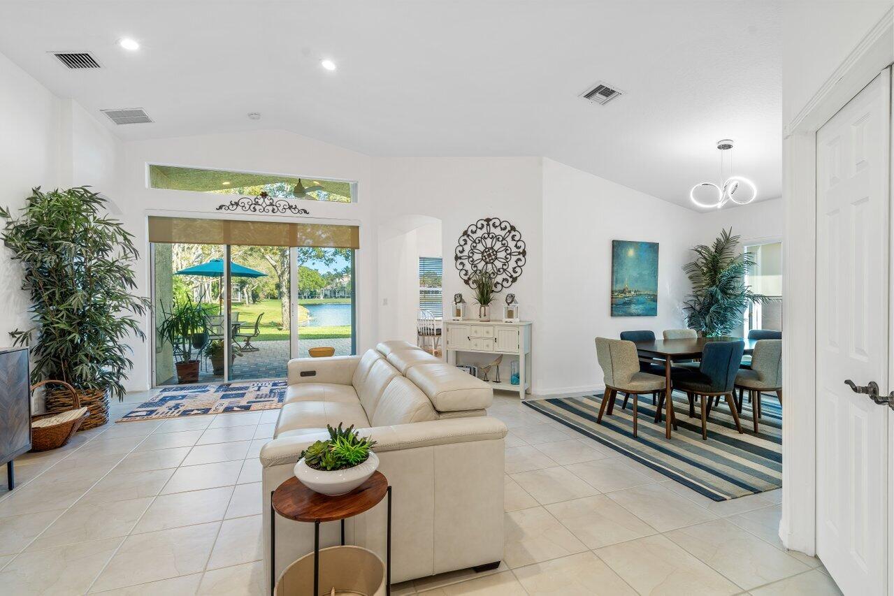 6586 Via Dante, Lake Worth