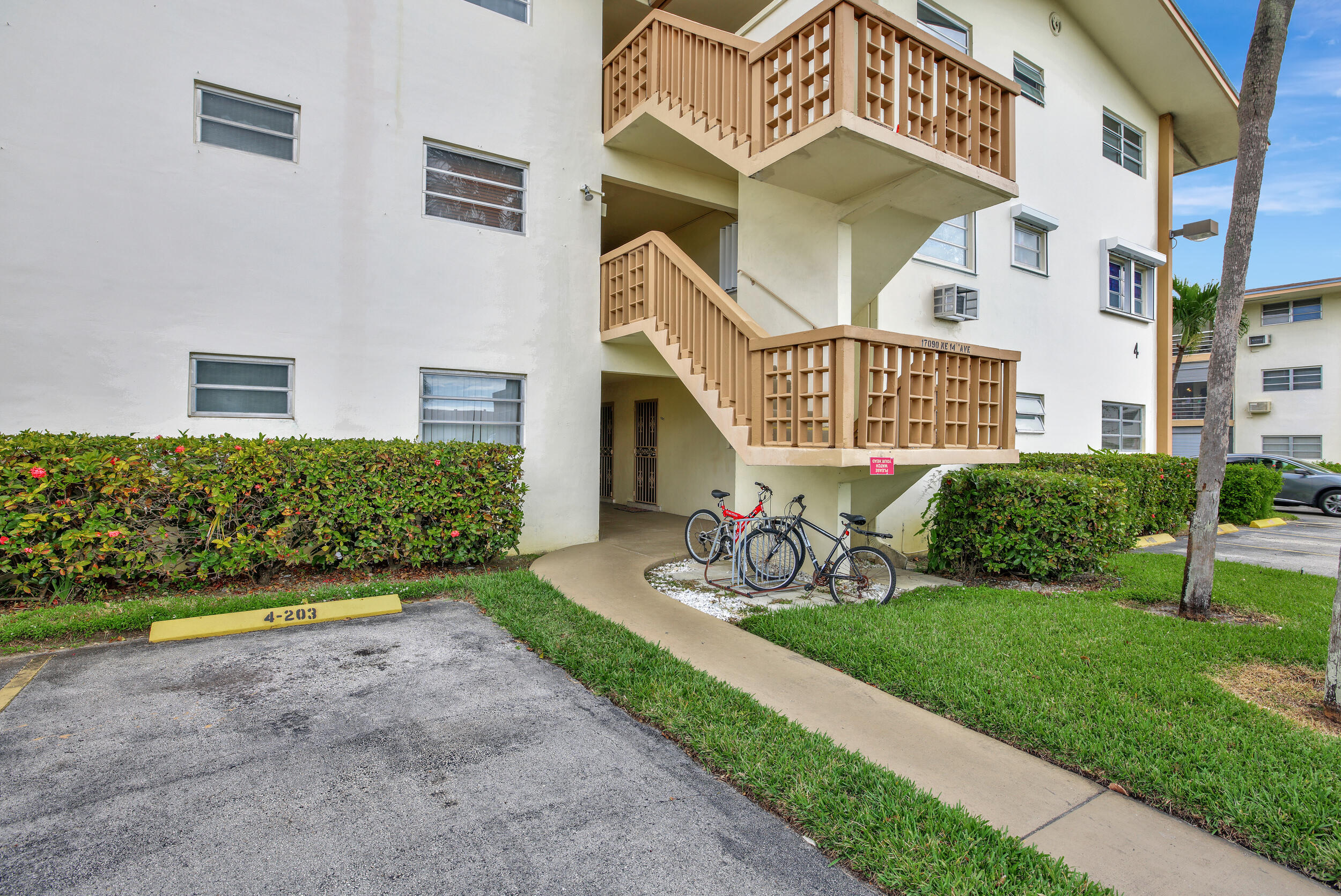17090 NE 14th Avenue 101, North Miami Beach Unit: 101