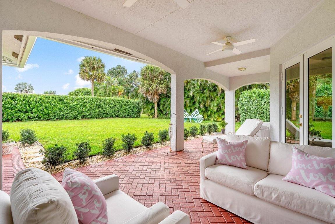 100 N Country Club Boulevard, Atlantis