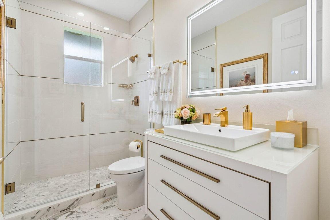 100 N Country Club Boulevard, Atlantis