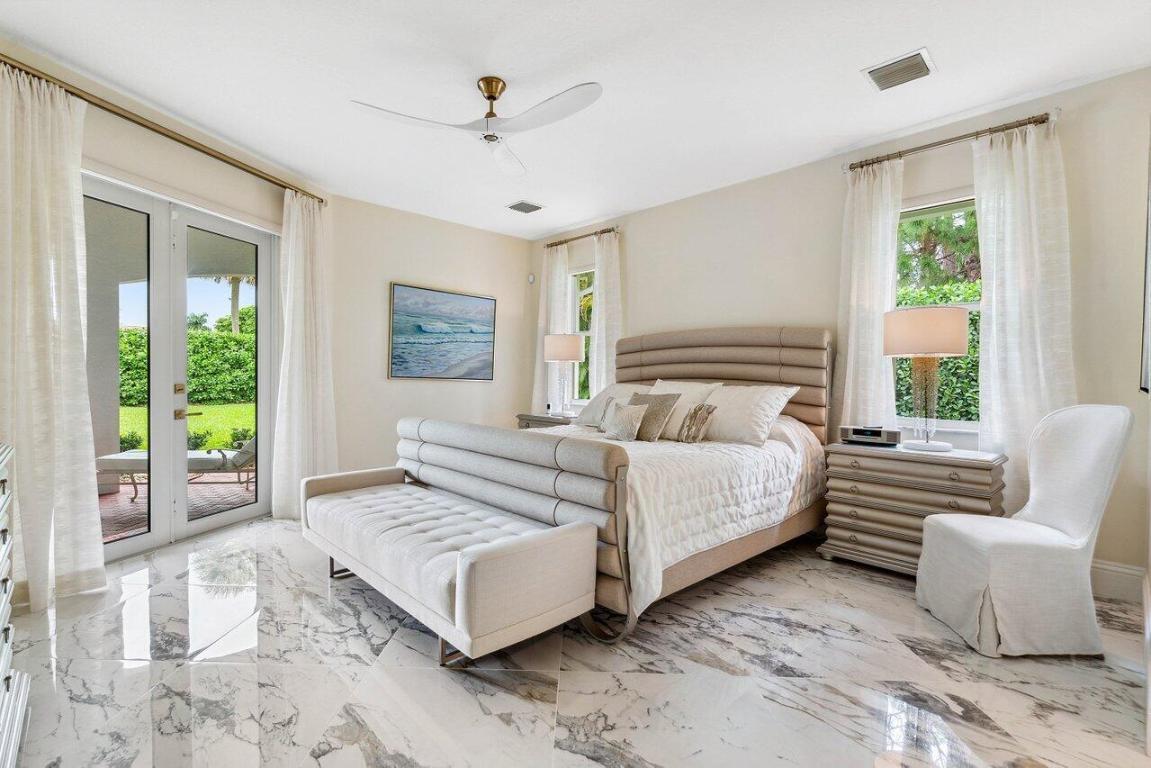 100 N Country Club Boulevard, Atlantis