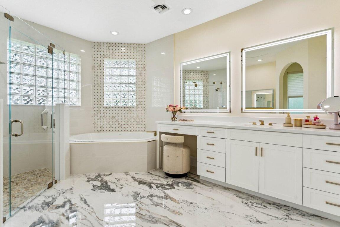 100 N Country Club Boulevard, Atlantis