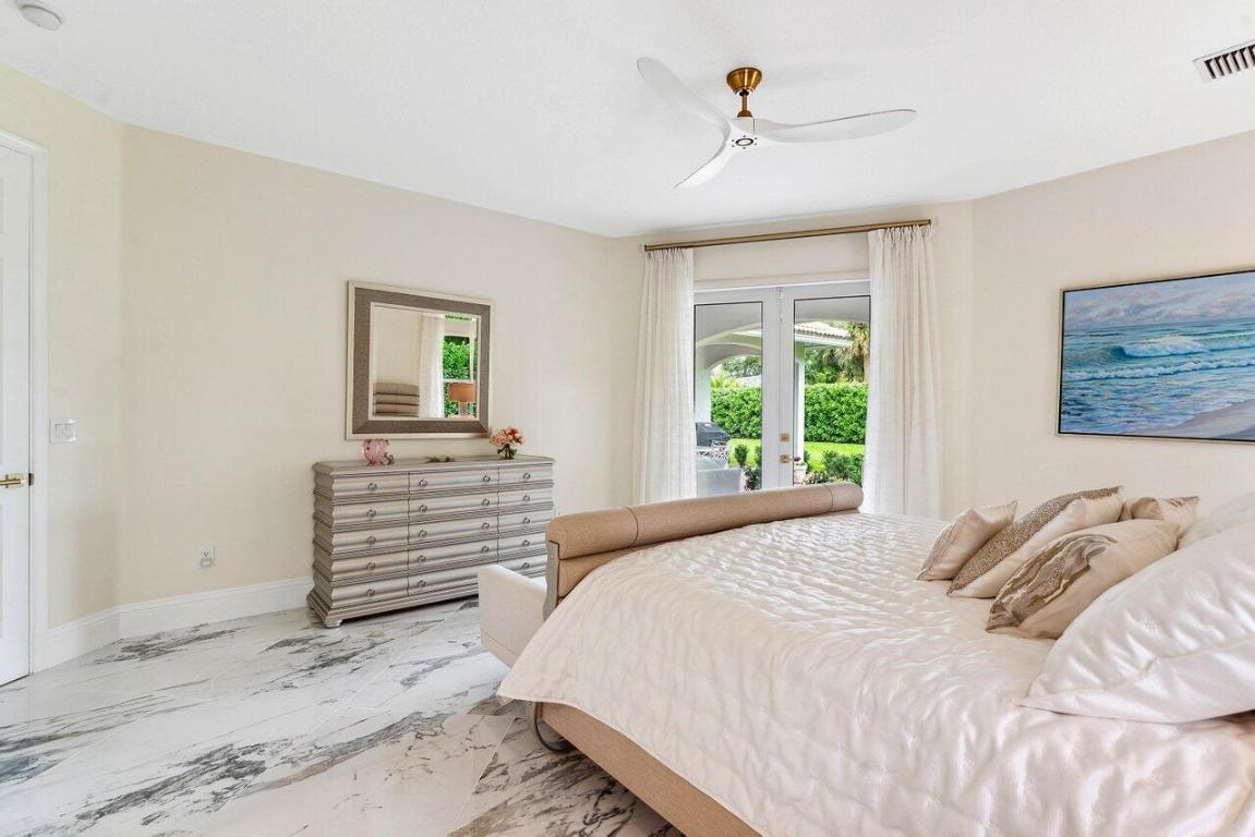 100 N Country Club Boulevard, Atlantis