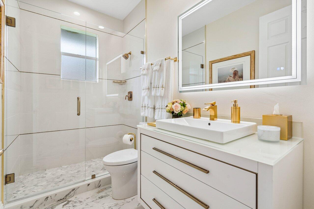 100 N Country Club Boulevard, Atlantis