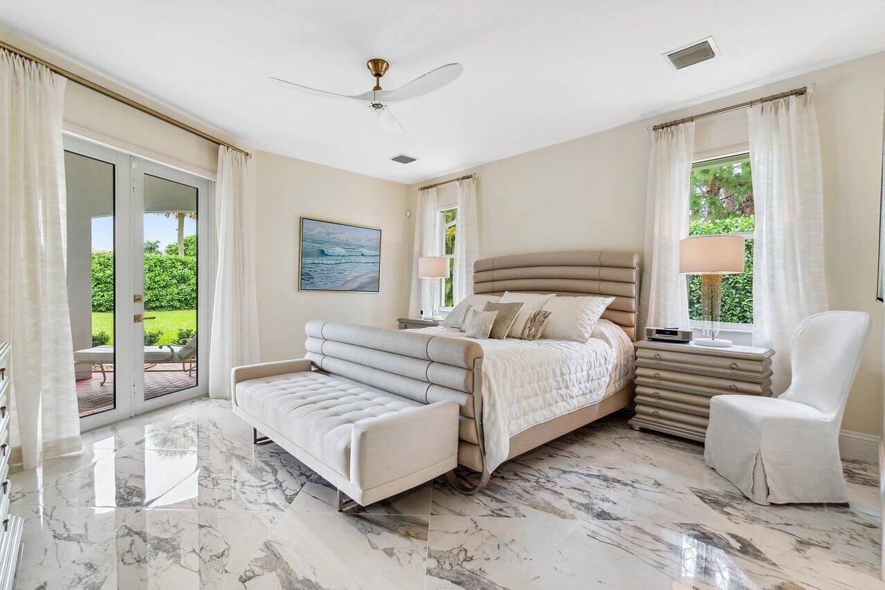 100 N Country Club Boulevard, Atlantis