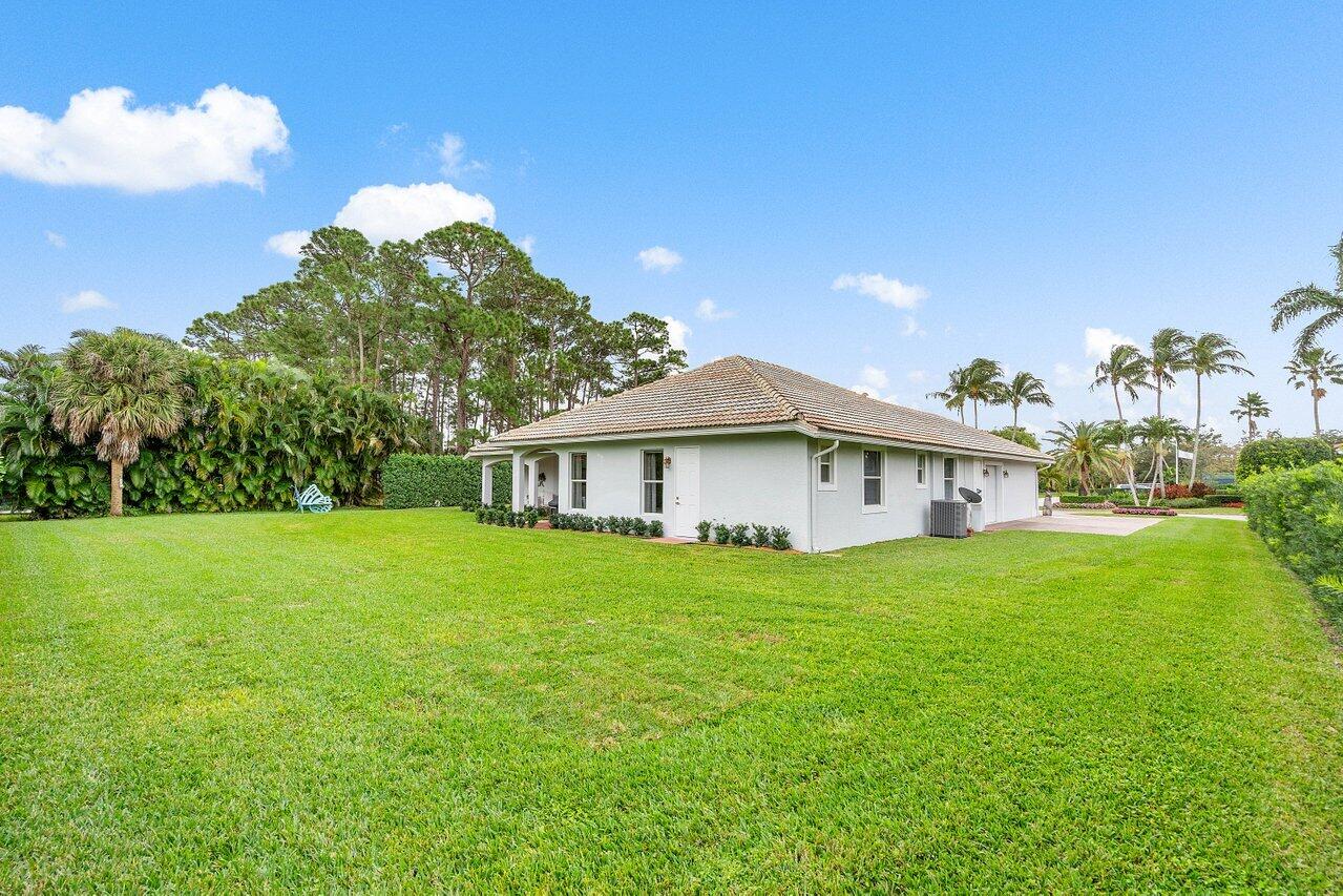 100 N Country Club Boulevard, Atlantis