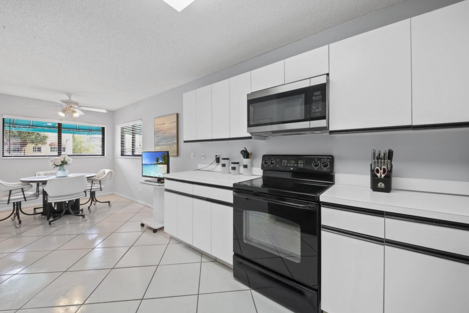 4725 Lucerne Lakes Boulevard 201, Lake Worth Unit: 201