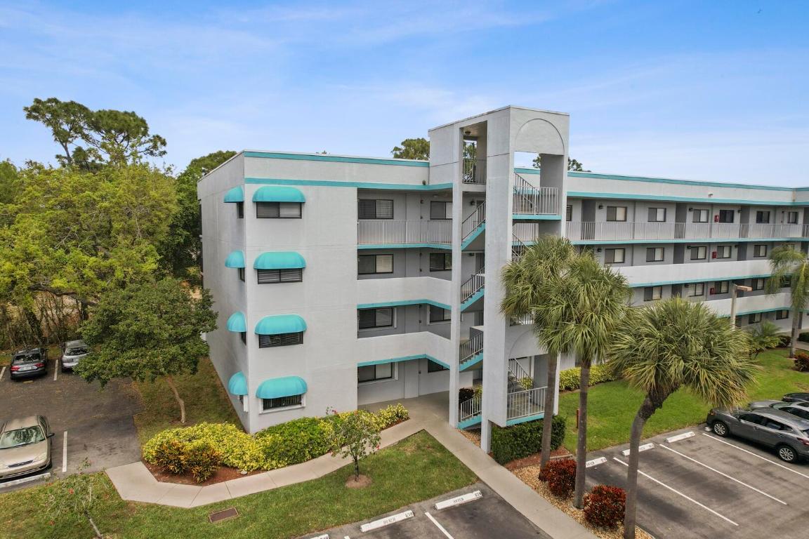 4725 Lucerne Lakes Boulevard 201, Lake Worth Unit: 201